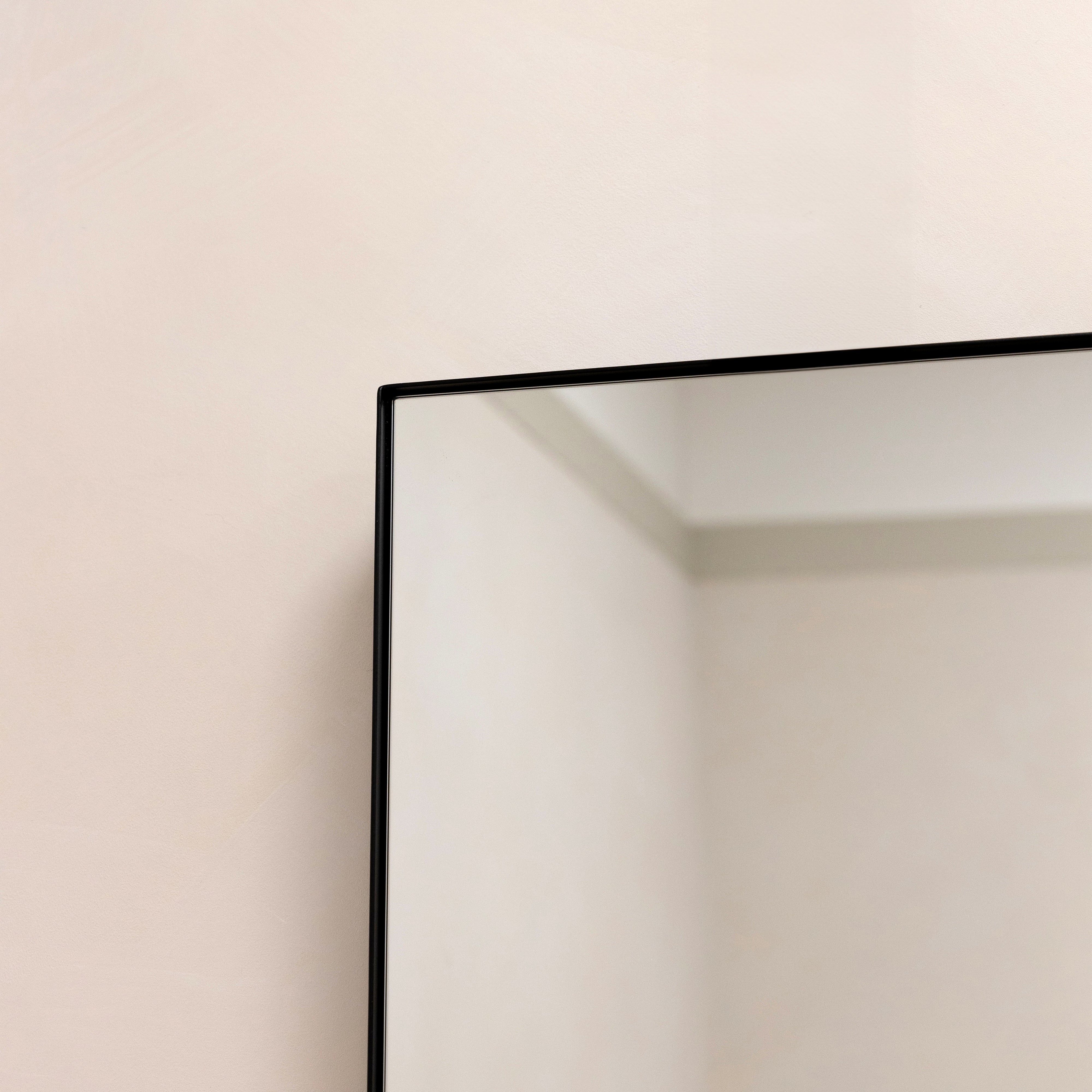 Miroir Mural Theo Rectangulaire en Métal Noir 120x90 cm Havenly
