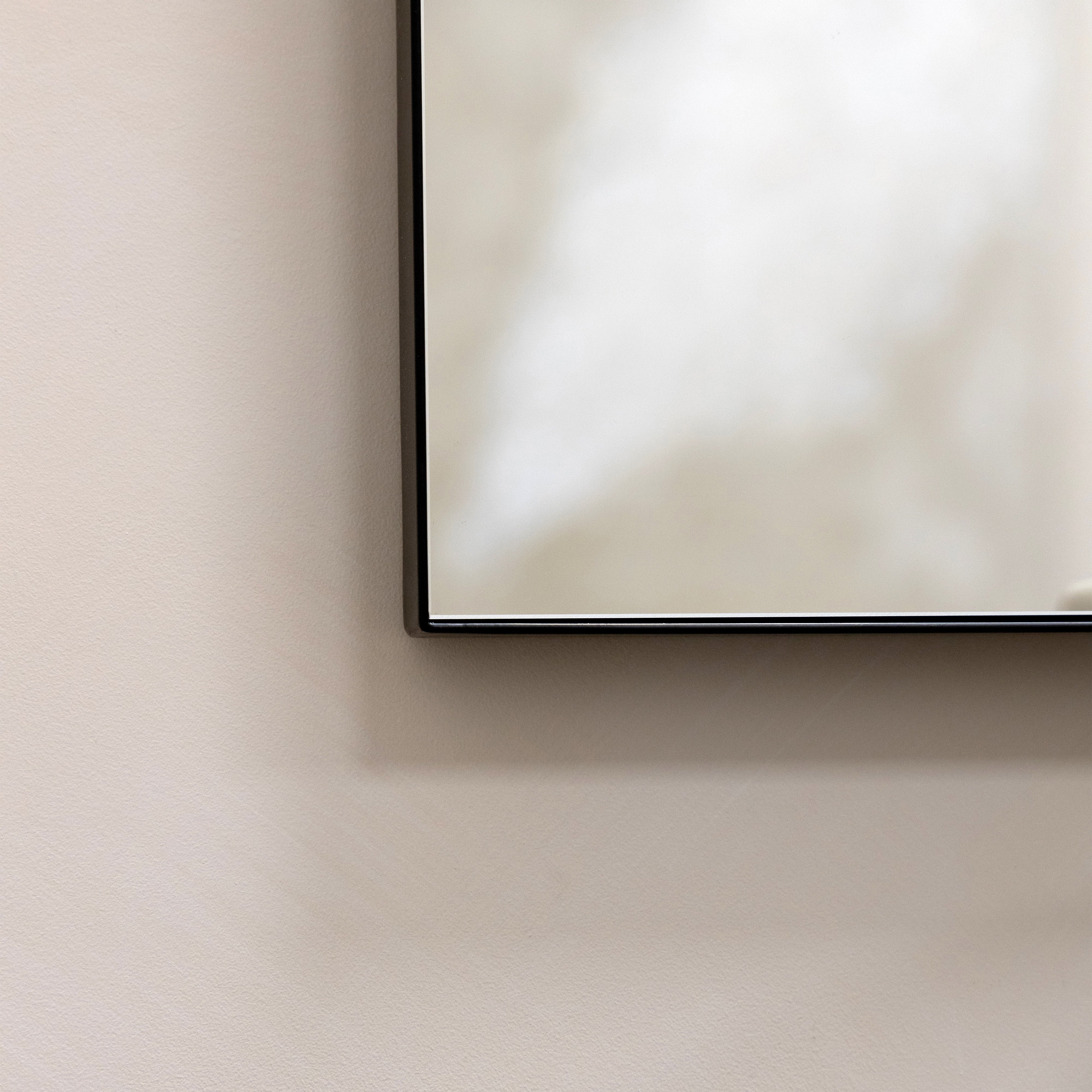 Miroir Mural Theo Rectangulaire en Métal Noir 120x90 cm Havenly
